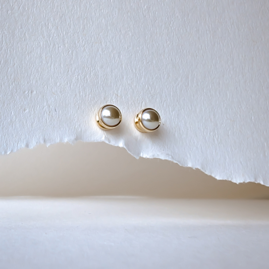 Gold filled stud pearls