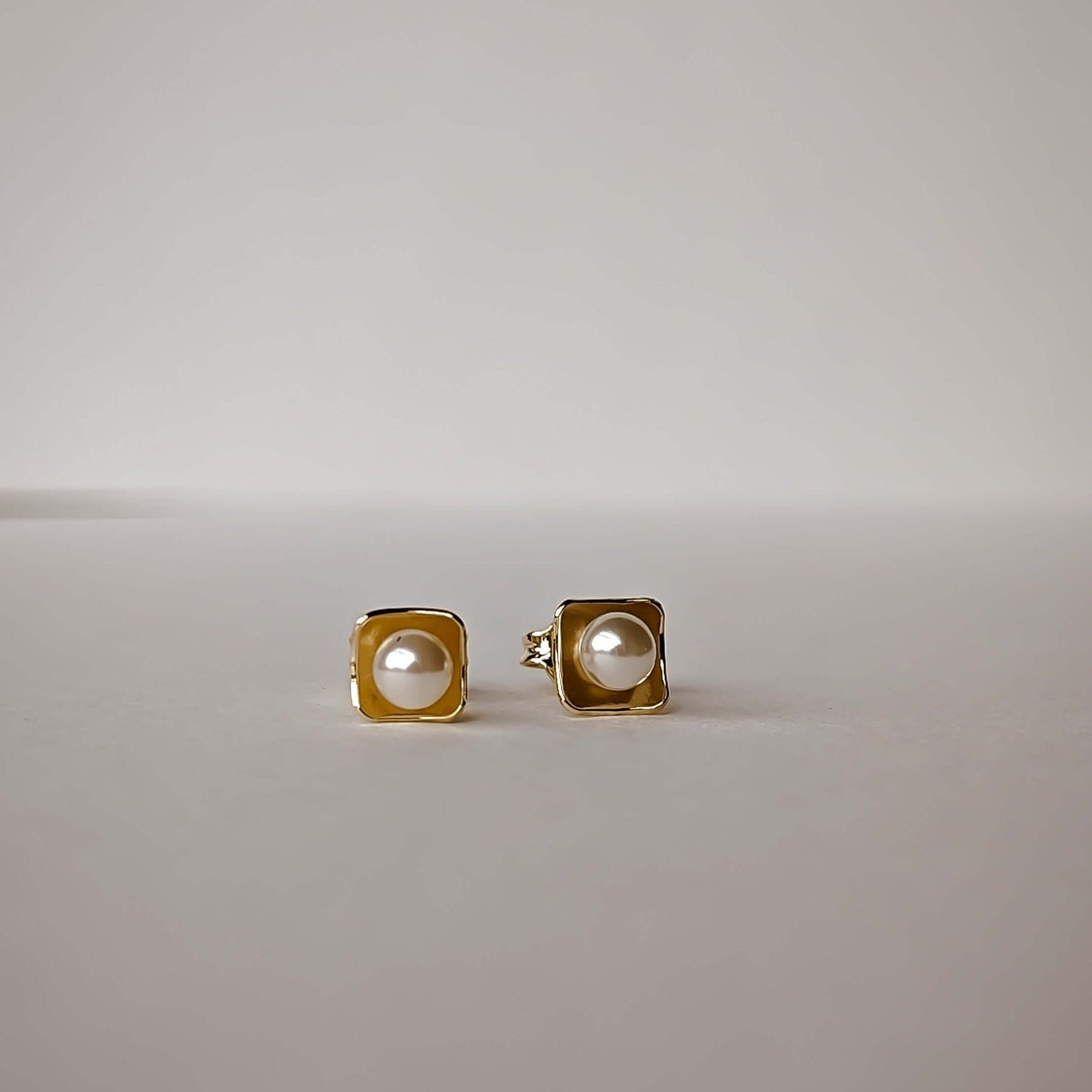 18k Gold-filled Square small Stud Pearl