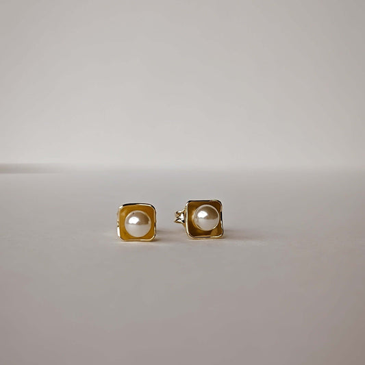18k Gold-filled Square small Stud Pearl