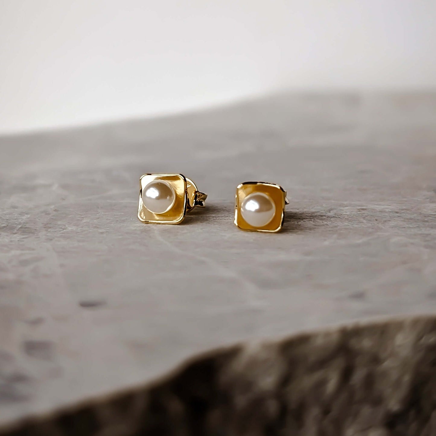 18k Gold-filled Square small Stud Pearl
